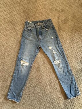 Levi's distressed tapered fit button fly size 27